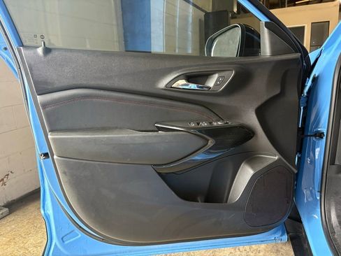 Used 2024 Chevrolet Trax RS w/ Sunroof Package FWD image 19