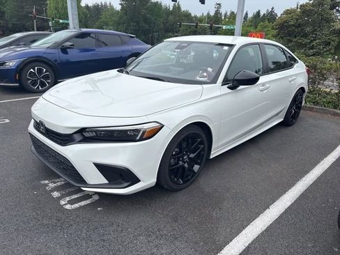 Used 2023 Honda Civic Sport image 2