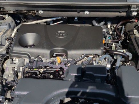 Used 2022 Toyota RAV4 LE FWD image 29