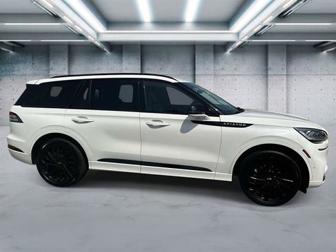 Certified 2022 Lincoln Aviator Reserve w/ Equipment Group 201A AWD/4WD image 23
