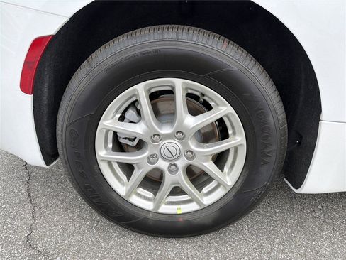 New 2026 Chrysler Pacifica Select FWD image 14