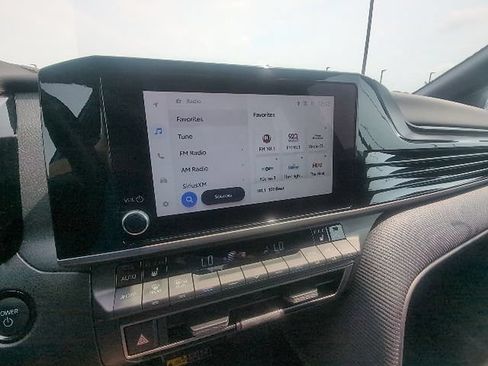 Used 2025 Toyota Camry SE w/ Convenience Package FWD image 11