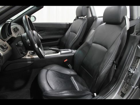 Used 2003 BMW Z4 3.0i RWD image 6