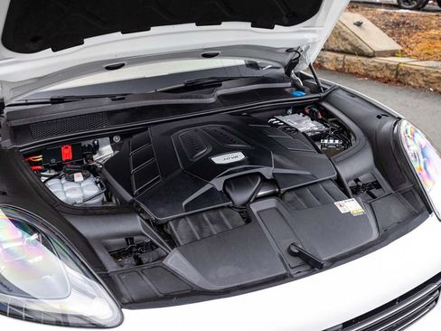 Used 2023 Porsche Cayenne Platinum Edition AWD/4WD image 40