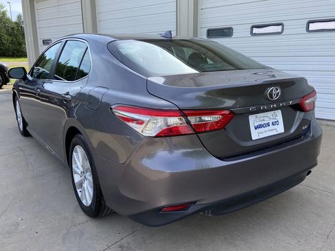 Used 2019 Toyota Camry LE FWD image 5