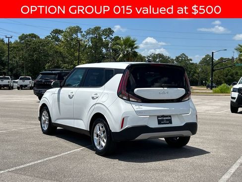 Used 2024 Kia Soul LX w/ Option Group 015 FWD image 3
