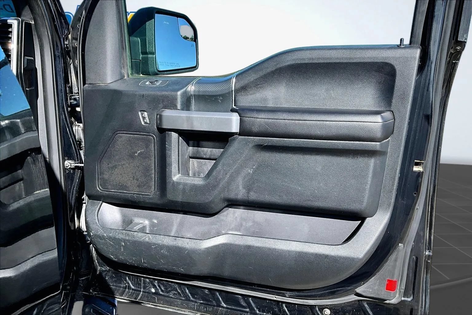 Used 2018 Ford F150 XLT w/ Equipment Group 302A Luxury AWD/4WD image 26