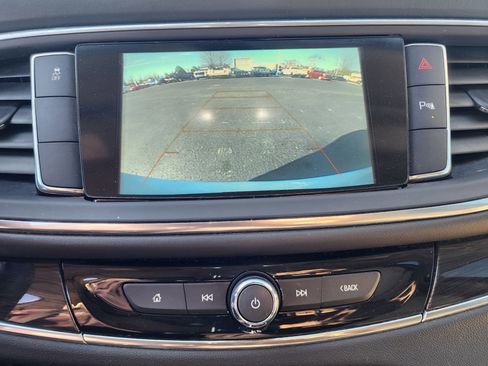 Used 2019 Buick Enclave Essence image 32