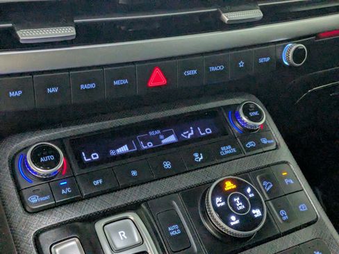 Used 2025 Hyundai Palisade Limited AWD/4WD image 17