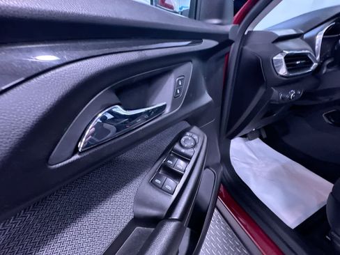 Used 2021 Chevrolet TrailBlazer LT image 12