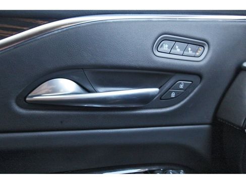 Used 2023 Cadillac Escalade Premium Luxury image 18