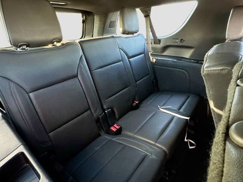 Used 2023 Chevrolet Suburban LT image 27