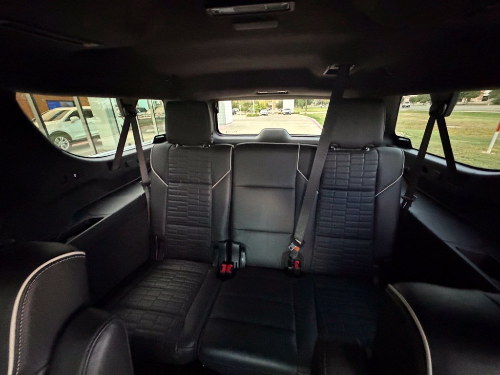 Used 2024 Cadillac Escalade ESV Sport Platinum w/ LPO, ONYX Package AWD/4WD image 17