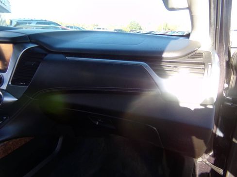 Used 2015 Chevrolet Suburban LTZ image 35