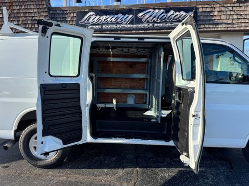 Used 2012 Chevrolet Express 3500 image 23