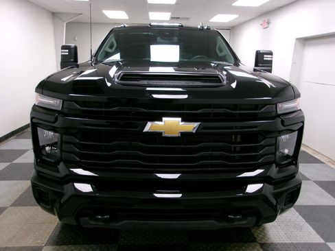 Certified 2024 Chevrolet Silverado 2500 Custom w/ Custom Value Package image 15