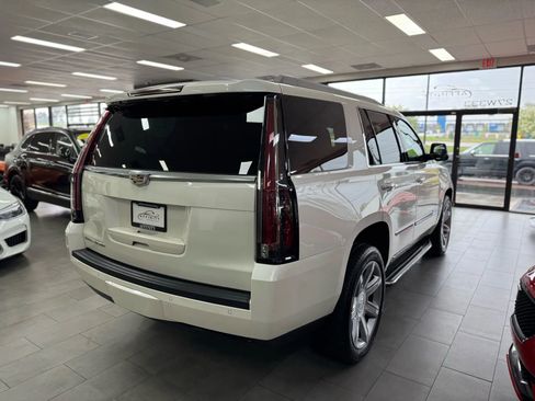 Used 2015 Cadillac Escalade Luxury image 5