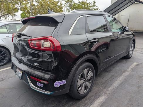 Used 2019 Kia Niro EX FWD image 3