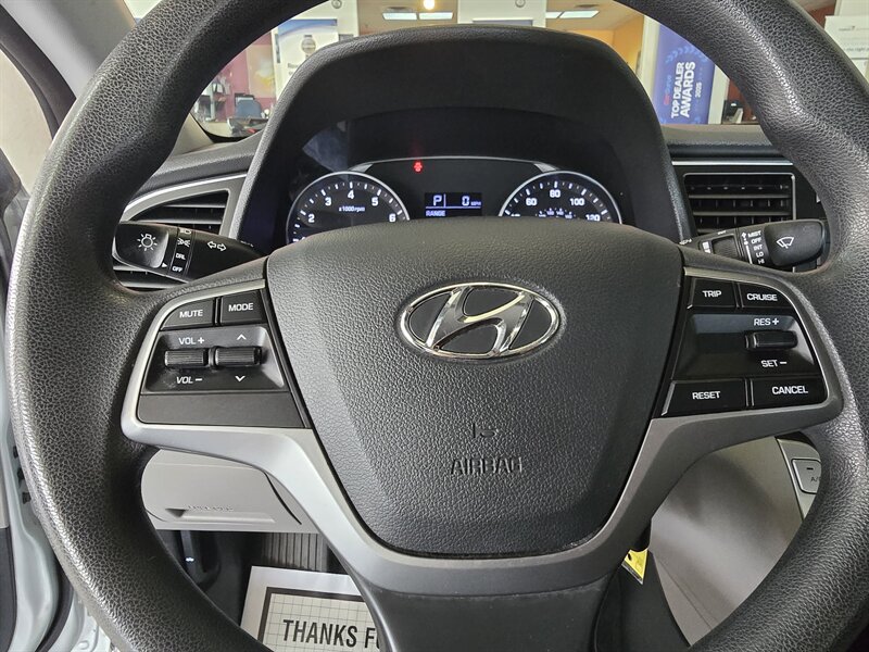 Used 2017 Hyundai Elantra SE FWD image 22