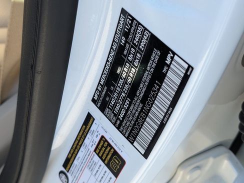 Used 2022 Mercedes-Benz GLC 300 4MATIC image 32