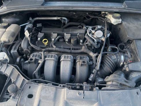 Used 2017 Ford Focus SE w/ Cold Weather Package FWD image 13