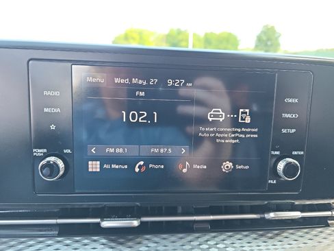 Used 2024 Kia Carnival LX FWD image 31