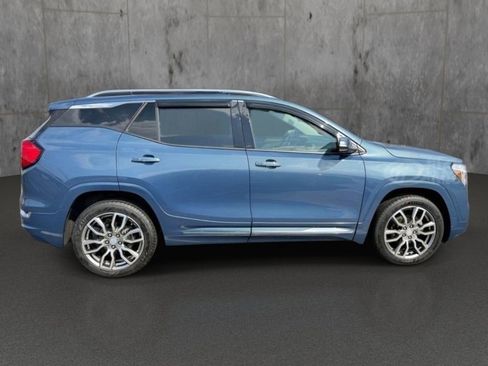 Used 2024 GMC Terrain Denali w/ Denali Premium Package AWD/4WD image 11