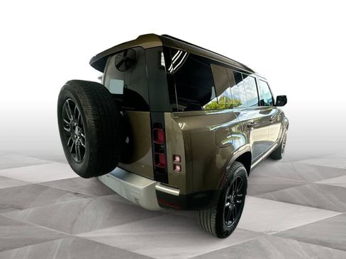 Used 2025 Land Rover Defender 110 S AWD/4WD image 8