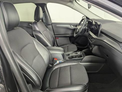 Used 2023 Ford Escape SE image 29