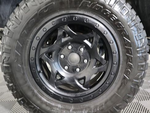 Used 2023 Toyota Tacoma TRD Sport image 34