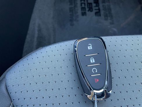 Used 2025 Chevrolet Trax LT image 21