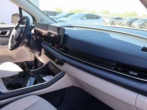 New 2026 Kia Carnival EX FWD image 8