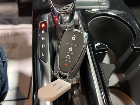 Used 2025 Chevrolet Trax LT w/ LT Convenience Package image 34