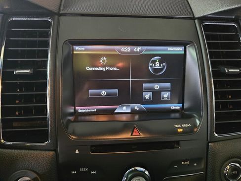 Used 2013 Ford Taurus SEL image 22