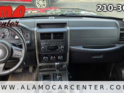 Used 2012 Jeep Liberty Sport image 31