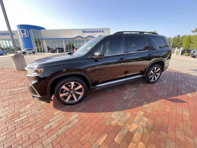 Used 2025 Honda Pilot Elite image 31