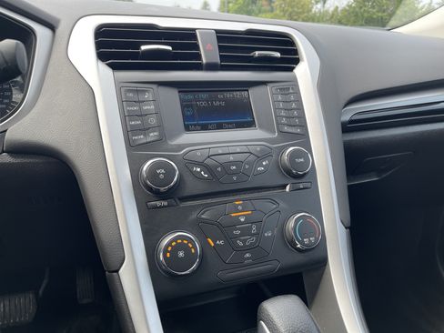 Used 2013 Ford Fusion SE FWD image 17