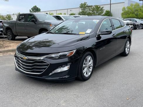 Used 2025 Chevrolet Malibu LT FWD image 3