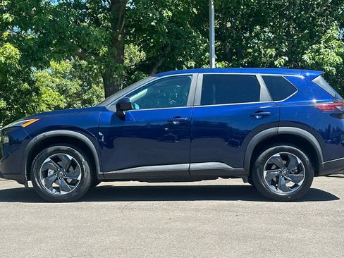 Used 2024 Nissan Rogue SV AWD/4WD image 5