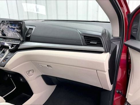 Certified 2026 Honda Odyssey EX-L image 18