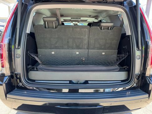 Used 2019 Cadillac Escalade Luxury image 36