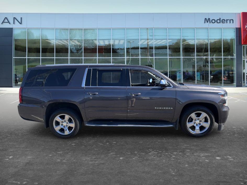 Used 2017 Chevrolet Suburban Premier AWD/4WD image 4