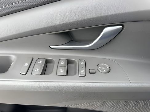 Used 2023 Hyundai Elantra SEL image 23