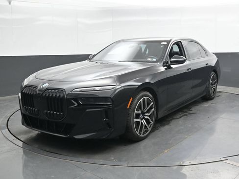 Used 2024 BMW 760i xDrive w/ Executive Package AWD/4WD image 6