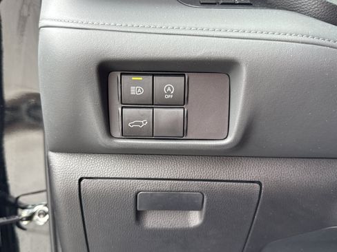 Certified 2025 Toyota Highlander XSE AWD/4WD image 15