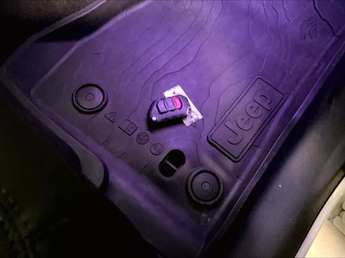 Used 2019 Jeep Wrangler Unlimited Sahara w/ Cold Weather Group image 20