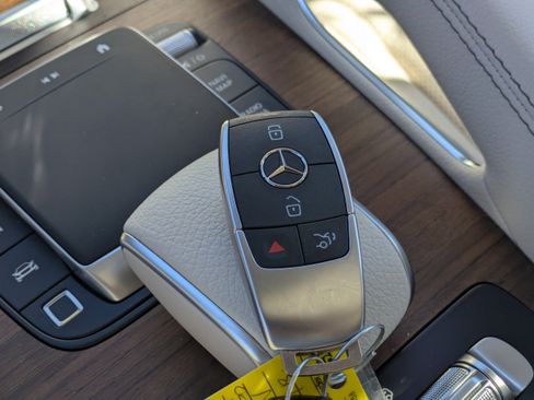 Used 2026 Mercedes-Benz GLS 450 4MATIC image 32