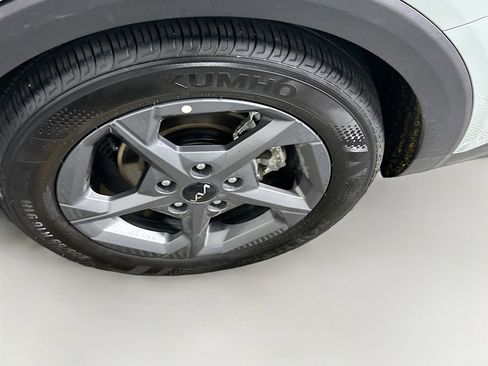 Used 2025 Kia K4 LXS FWD image 11