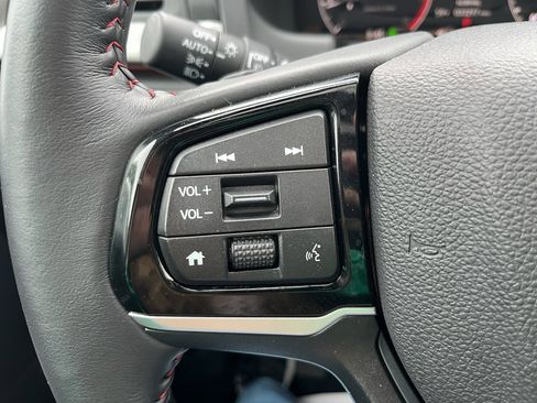 Used 2025 Honda Odyssey Sport-L image 18