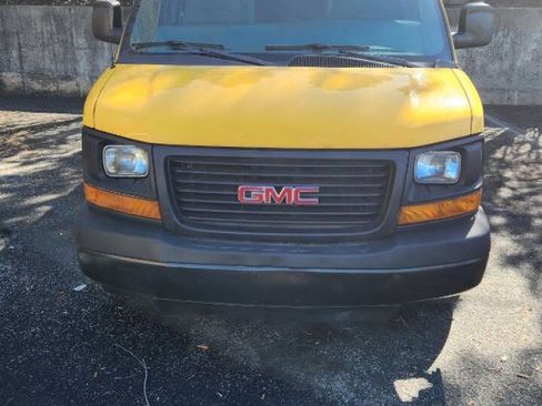 Used 2012 GMC Savana 2500 Extended RWD image 1